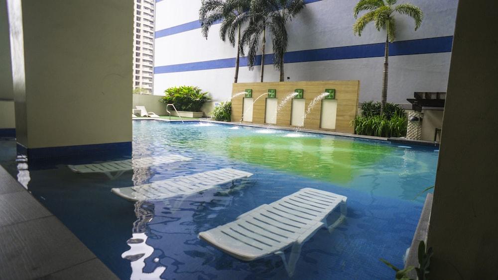 The Exchange Regency Residence Hotel Managed By Hii Pasig City Zewnętrze zdjęcie