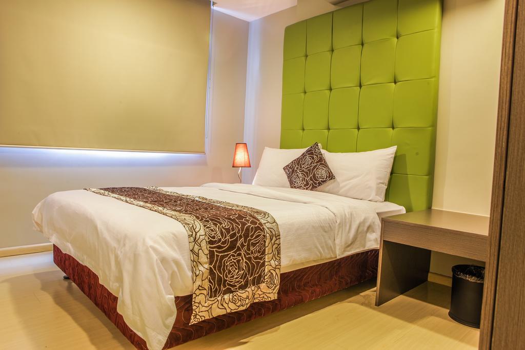 The Exchange Regency Residence Hotel Managed By Hii Pasig City Zewnętrze zdjęcie