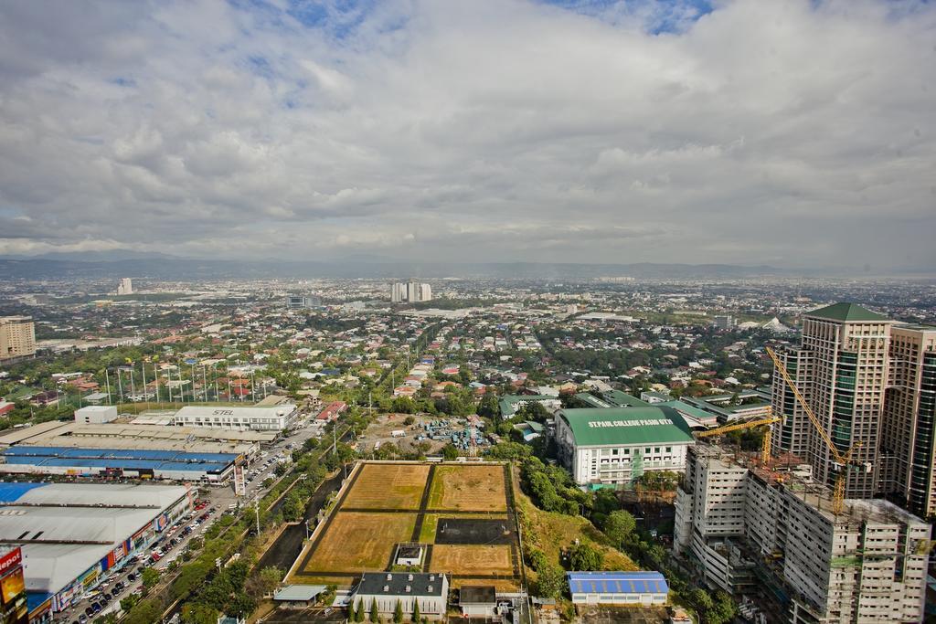 The Exchange Regency Residence Hotel Managed By Hii Pasig City Zewnętrze zdjęcie